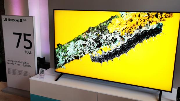 75 Zoll großer 8K NanoCell TV