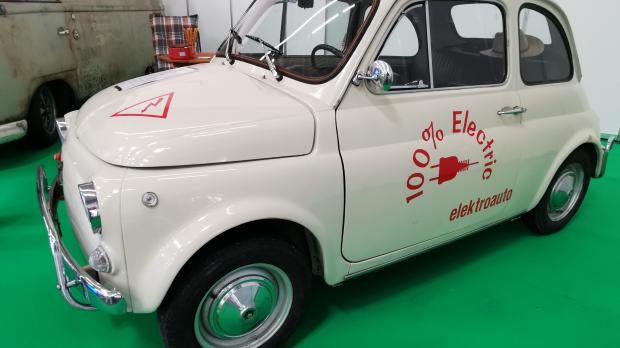 Wallboxen und Ladestationen für Elektroautos werden auf der Teilmesse Power2Drive gezeigt