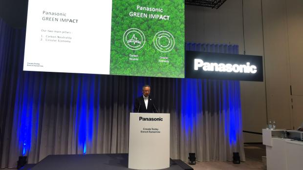 Hideki Katayama, Managing Director von Panasonic Marketing Europe, stellte auf der Pressekonferenz die Nachhaltigkeitsinitiativen des japanischen Konzerns vor