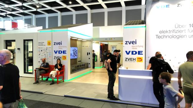 Das »House of Smart Living« der E-Verbände ZVEI, ZVEH und VDE ebenfalls in Halle 1.2