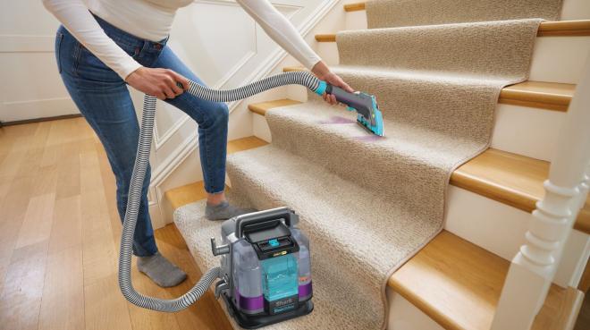 Treppe, Teppich, Frau, Fleckentferner